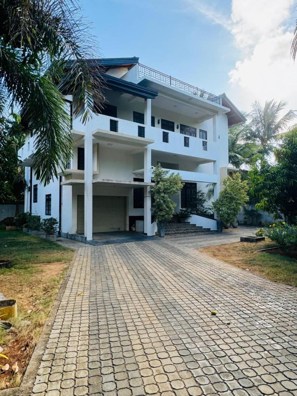 The Valampuri Hotel Jaffna Exterior foto
