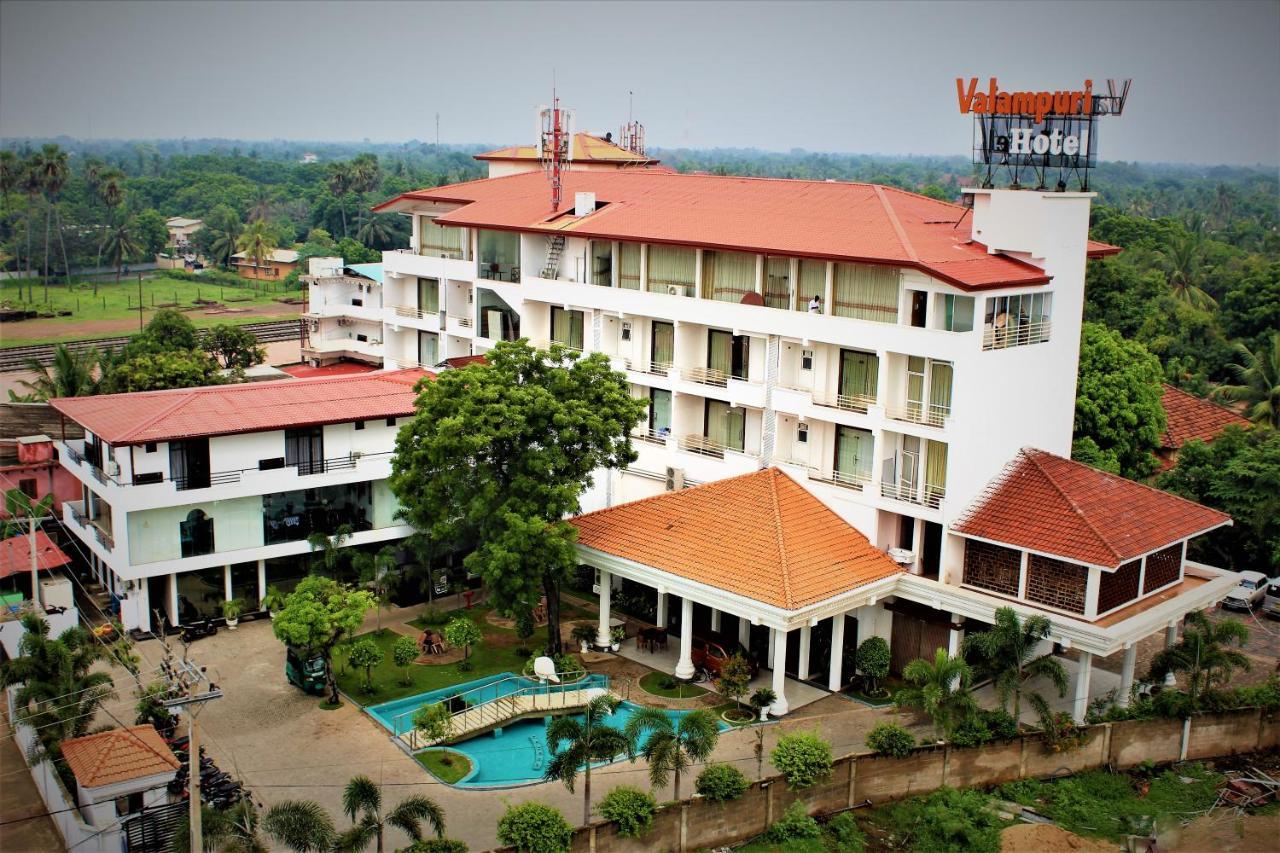 The Valampuri Hotel Jaffna Exterior foto